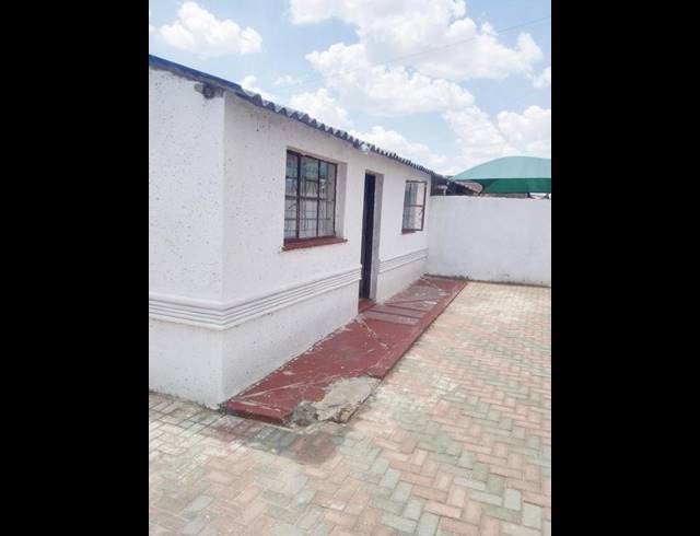 2 BEDROOM HOUSE FOR SALE IN EMDENI